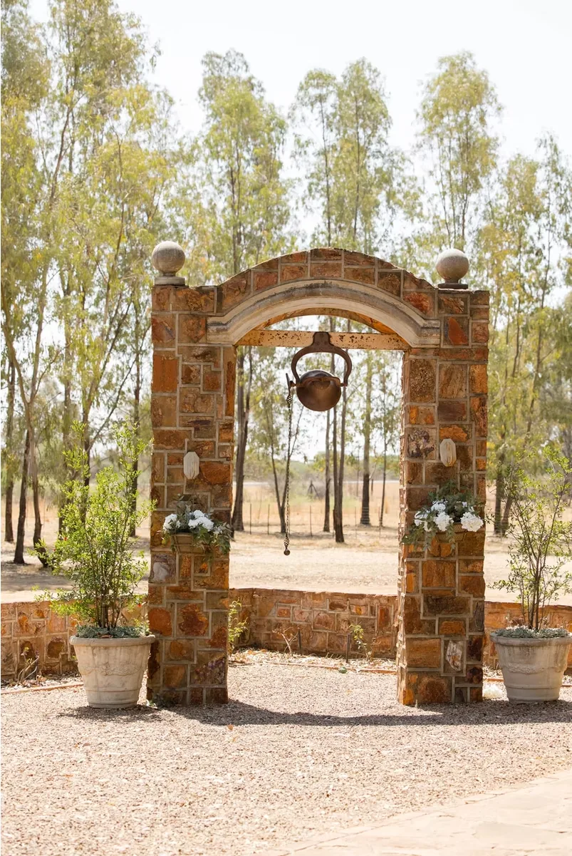 Le Souvenir garden setting